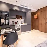 Cozy Studio, Maarif Balcony & Private Parking
