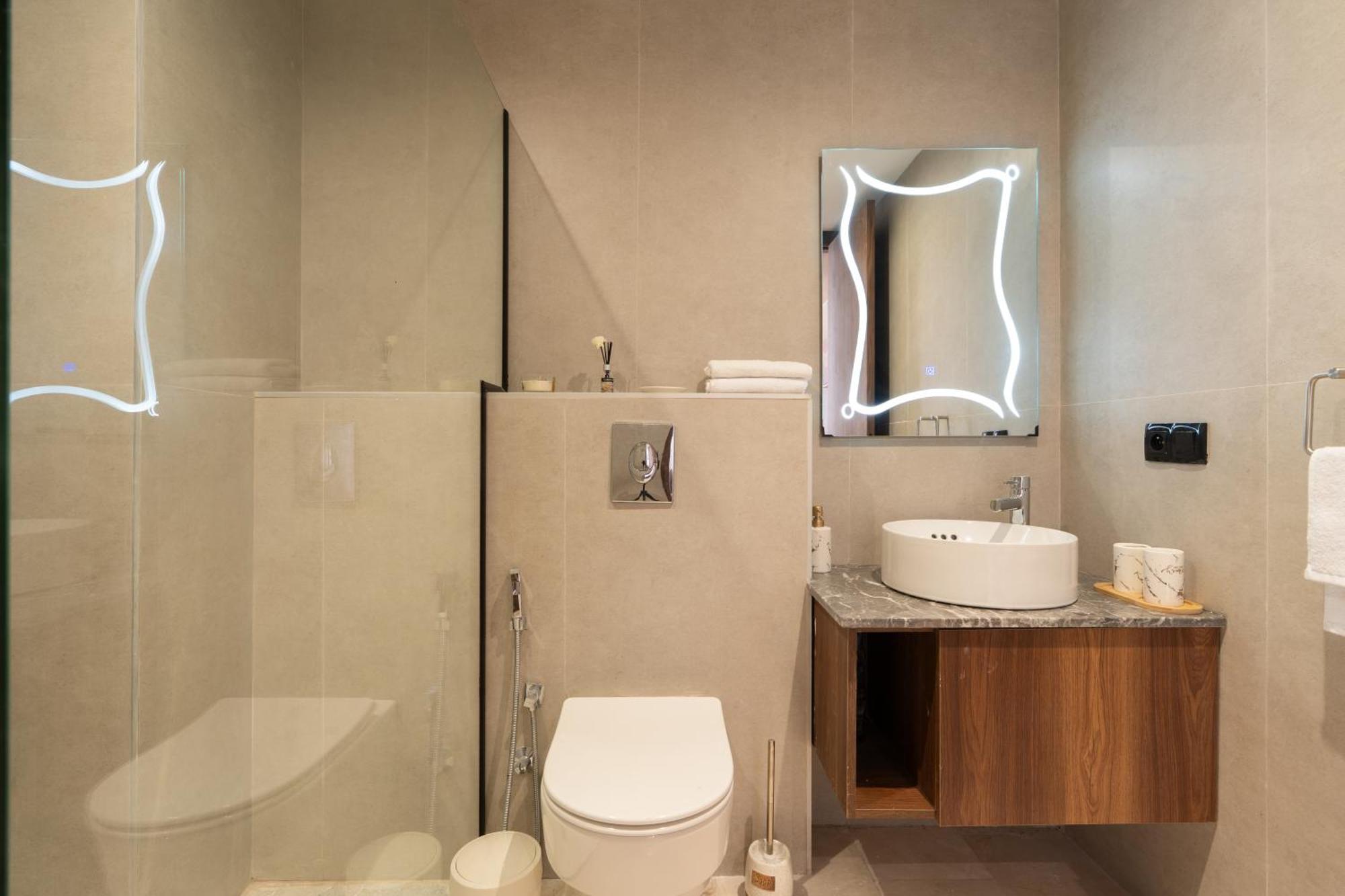 Cozy Studio, Maarif Balcony & Private Parking *